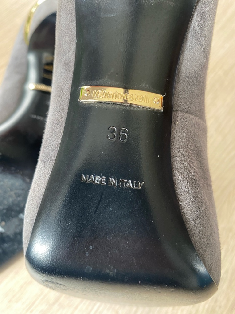 Roberto Cavalli Suede Pointed Toe Pumps Gray Gold Heel Detail Made in Italy - Picture 9 of 10